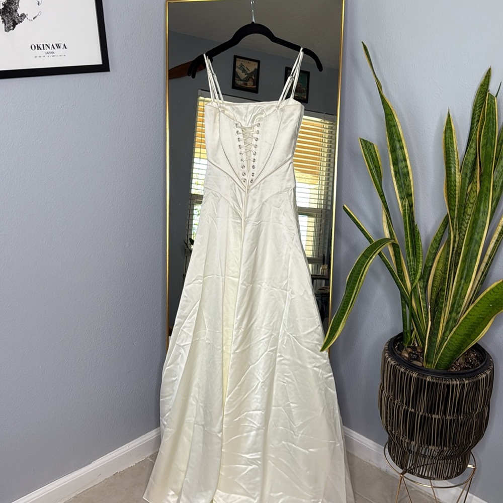 House of CB 'Anabella' Ivory Satin Lace Up Maxi Dress NWOT - Picture 8 of 8